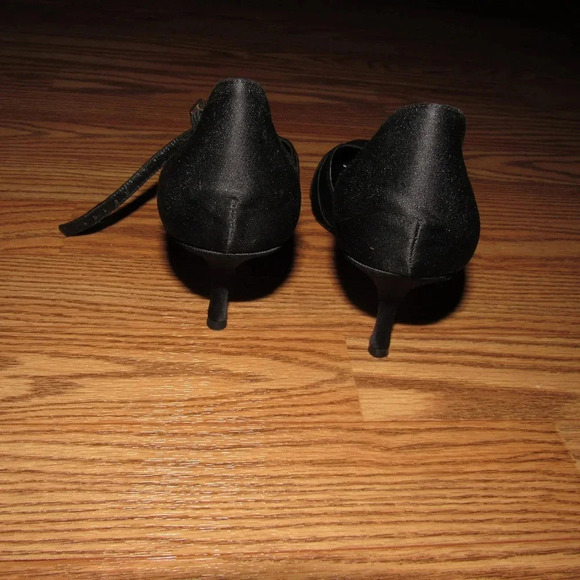 Lulu Guinness London Black Satin D'Orsay Pumps 38 - Picture 2 of 8